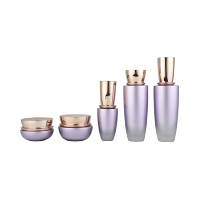 Косметическая упаковка с металлическими бутылками крышки 130ml Skincare упаковывая стеклянными Cosmeitc